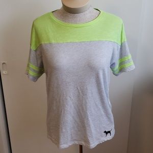VS PINK Tshirt, size xs